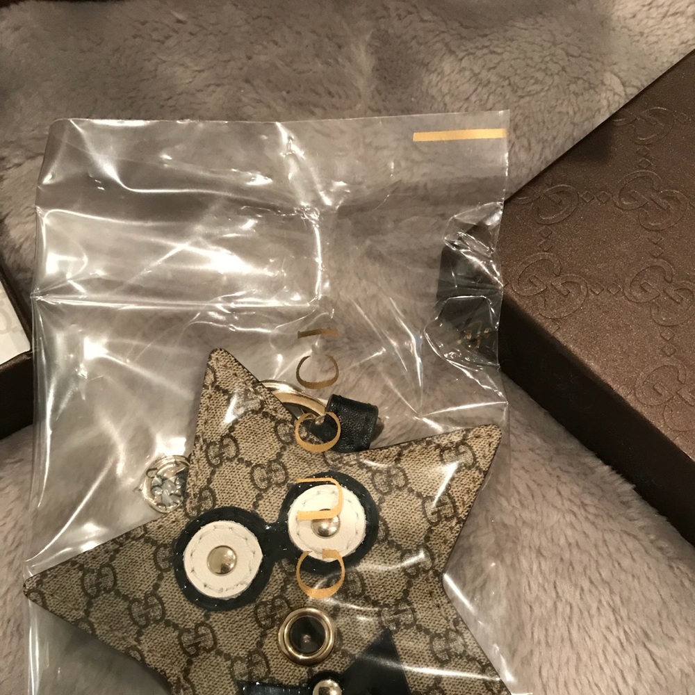 AUTHENTIC GUCCI star key ring